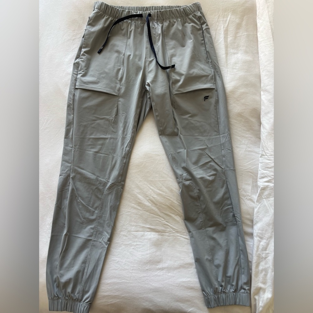 Fabletics Men's Light Gray Jogger Sweatpants with Drawstring